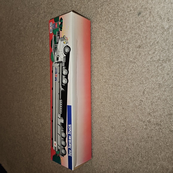 Mobil 1993 Toy Tanker Truck - Picture 5 of 5